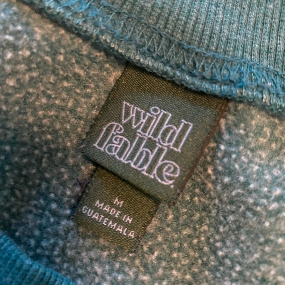 Wild Fable Womens M Crewneck‎ Sweatshirt New York City Cropped Teal pullover top - Picture 6 of 11